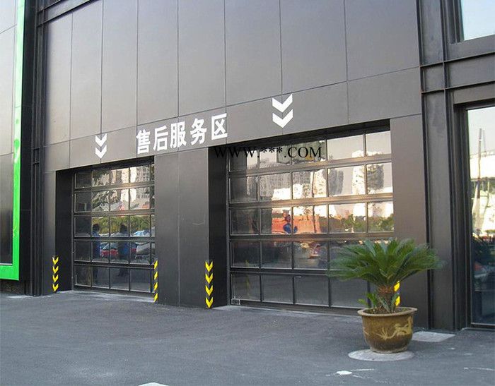 深圳4S店常規(guī)透視提升門鋁合金邊框加強(qiáng)筋鋼化玻璃翻板門