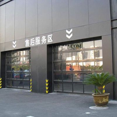 深圳4S店常規(guī)透視提升門鋁合金邊框加強(qiáng)筋鋼化玻璃翻板門