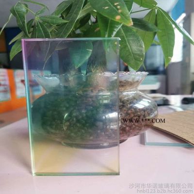 鋼化玻璃，雙面單面鋼化夾絲玻璃，鋼化防火夾絲玻璃，華諾玻璃，河北夾絲玻璃廠家銷售質(zhì)量有保證歡迎咨詢訂購
