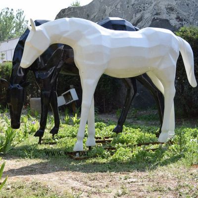 百舸雕塑 玻璃鋼雕塑 玻璃鋼幾何馬雕塑 玻璃鋼動(dòng)物雕塑 玻璃鋼雕塑廠家