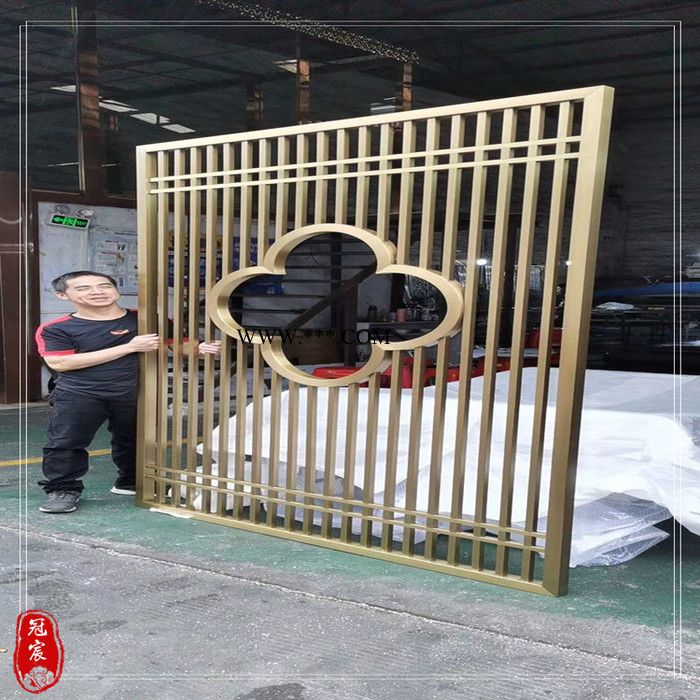 合肥納米色油古銅不銹鋼花格 鏤空窗花玻璃屏風(fēng) 帶圓弧玄關(guān)隔斷