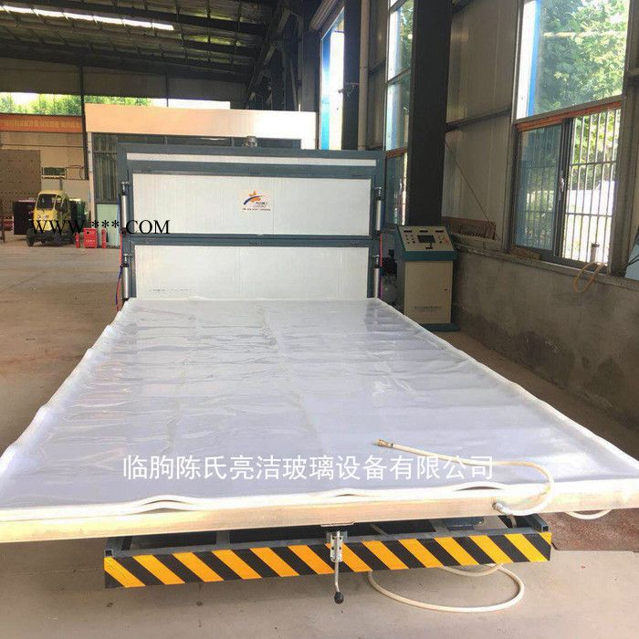 供應(yīng)夾膠玻璃設(shè)備廠家 亮潔精工 夾膠玻璃設(shè)備