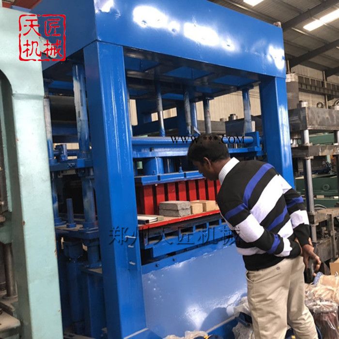 QT8-15液壓免燒粉煤灰制磚機(jī)設(shè)備 大型全自動(dòng)混凝土制磚機(jī) 水泥空心砌塊磚機(jī)