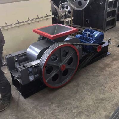 邦隆2PGC600x900 熟料熟石灰破碎機(jī) 生石灰石膏對(duì)輥破碎機(jī) 污泥破碎機(jī)
