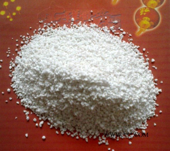供應(yīng)**屋頂屋面用膨脹珍珠巖20-30目/信陽珍珠巖出廠價格直銷