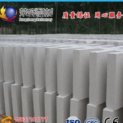 珍珠巖質(zhì)保溫磚節(jié)能保溫效果好和**價廉、節(jié)能環(huán)保