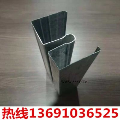 魁方綠住38系列輕鋼龍骨水平橫向沖孔麻點(diǎn)上人吊頂龍骨主骨付骨隔墻豎骨天地骨定做加工石膏板模塊吊頂龍骨配件輕鋼龍骨規(guī)格型號