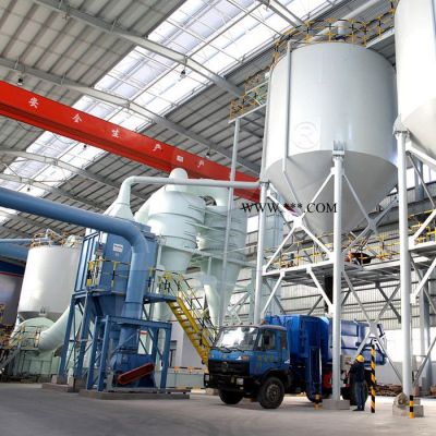 生產(chǎn)氫氧化鈣的機械 膨潤土加工設備 小型雷蒙機一臺價格 黎明重工MTW歐版磨粉機 升級版5R雷蒙磨