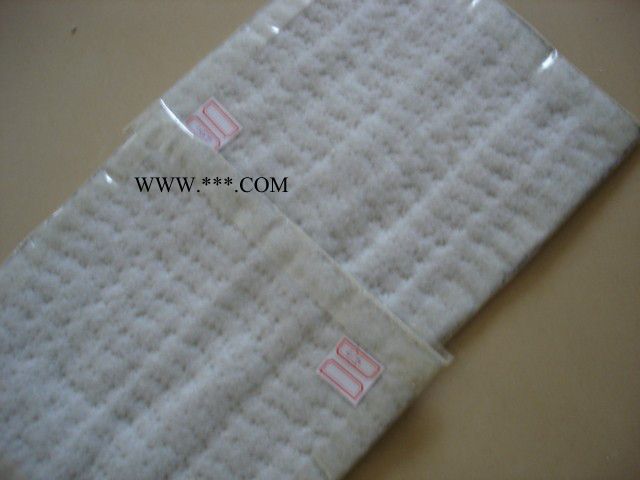 環(huán)保透水5000g膨潤土防水毯價(jià)格