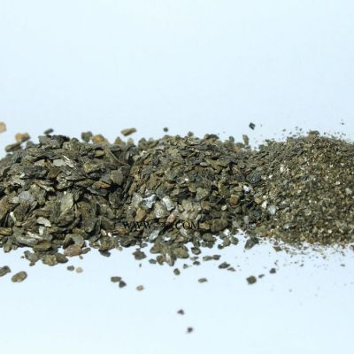生蛭石片，出口品質(zhì)未膨脹蛭石片大量出口韓國(guó)，為外貿(mào)公司嚴(yán)把質(zhì)量關(guān)gold vermiculite，0.5-1mm蛭石片