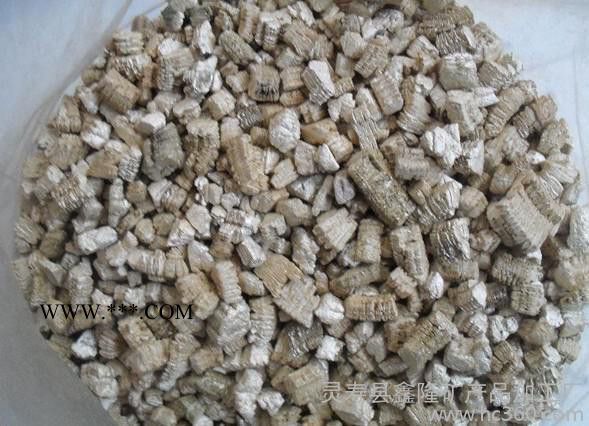 供應(yīng)鑫隆礦產(chǎn)40-80目彩砂-蛭石-廠家 --重鈣粉