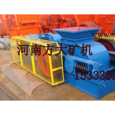 合川重晶石粉碎機(jī)械現(xiàn)場(chǎng)，石英石破碎設(shè)備廠家，節(jié)能反擊式粉碎機(jī)——河南方大