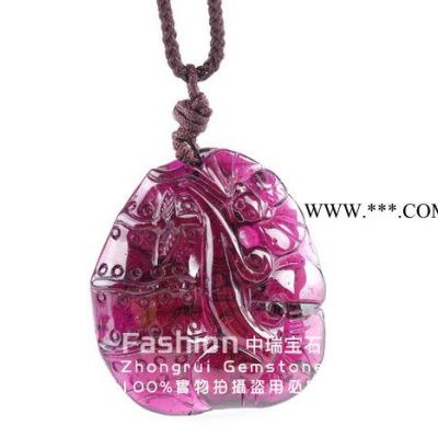 供應(yīng)中瑞寶石13112203天然紫牙烏石榴石**如意吊墜