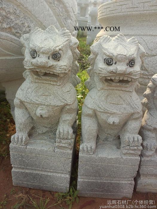 公墓石獅子精工細(xì)雕 天然芝麻白花崗石材獅子批發(fā)