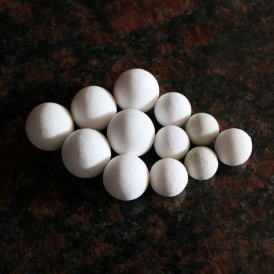 剛玉質(zhì)耐火球 新密廠家批發(fā)多規(guī)格99高鋁球 剛玉蓄熱球 陶瓷蓄熱球 現(xiàn)貨現(xiàn)發(fā)