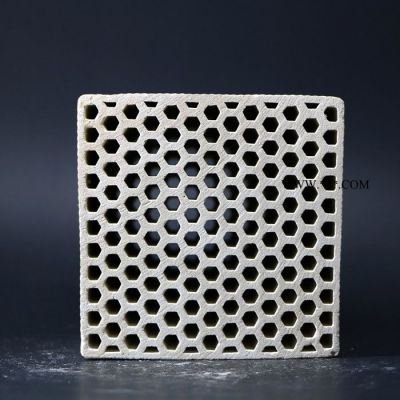 蜂窩蓄熱體廠家 工業(yè)廢氣處理用蜂窩蓄熱體 堇青石/莫來(lái)石/剛玉材質(zhì)蓄熱體 新密耐火磚廠