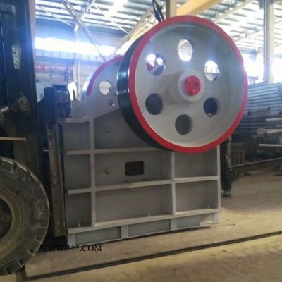 顎破 顎式破碎機(jī)