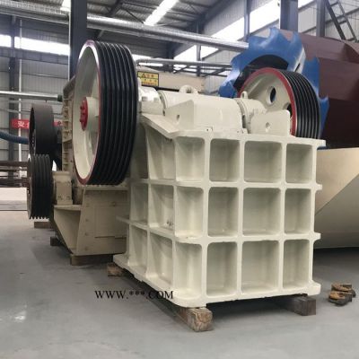 廠家銷(xiāo)售可移動(dòng)式石料破碎機(jī) 鄂式破碎機(jī) 小型鄂式破碎機(jī) 礦石顎式破碎機(jī)昆明金馬機(jī)械