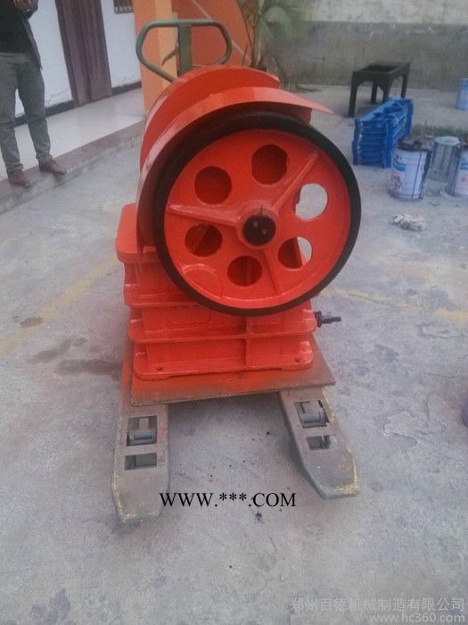 供應(yīng)**顎式破碎機 高效顎式破碎機 顎式破碎機型號齊全