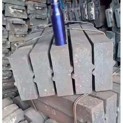 批發(fā)鉻鉬合金錘頭 破碎機(jī)反擊襯板 反擊破高錳鋼襯板 顎式破碎機(jī) 反擊破錘頭