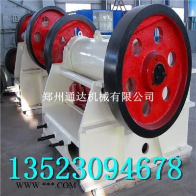 供小型顎式破碎機(jī) 微型顎式破碎機(jī) 150*250顎式破碎機(jī) 柴油驅(qū)動(dòng)