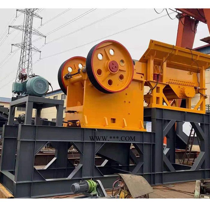 鑫華寶 點贊踩 礦石破碎機 石料顎式破碎機 公路石料破碎機 油電混合輪胎式移動破碎站