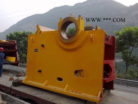 龍陽PE900x1200 顎式破碎機