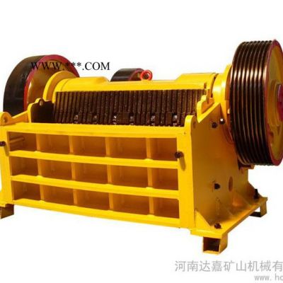 供應(yīng)河南達(dá)嘉礦山機(jī)械公司顎式破碎機(jī)