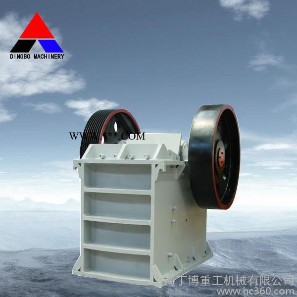 鵝卵石1200*1500顎式破碎機產(chǎn)量及其他參數(shù)
